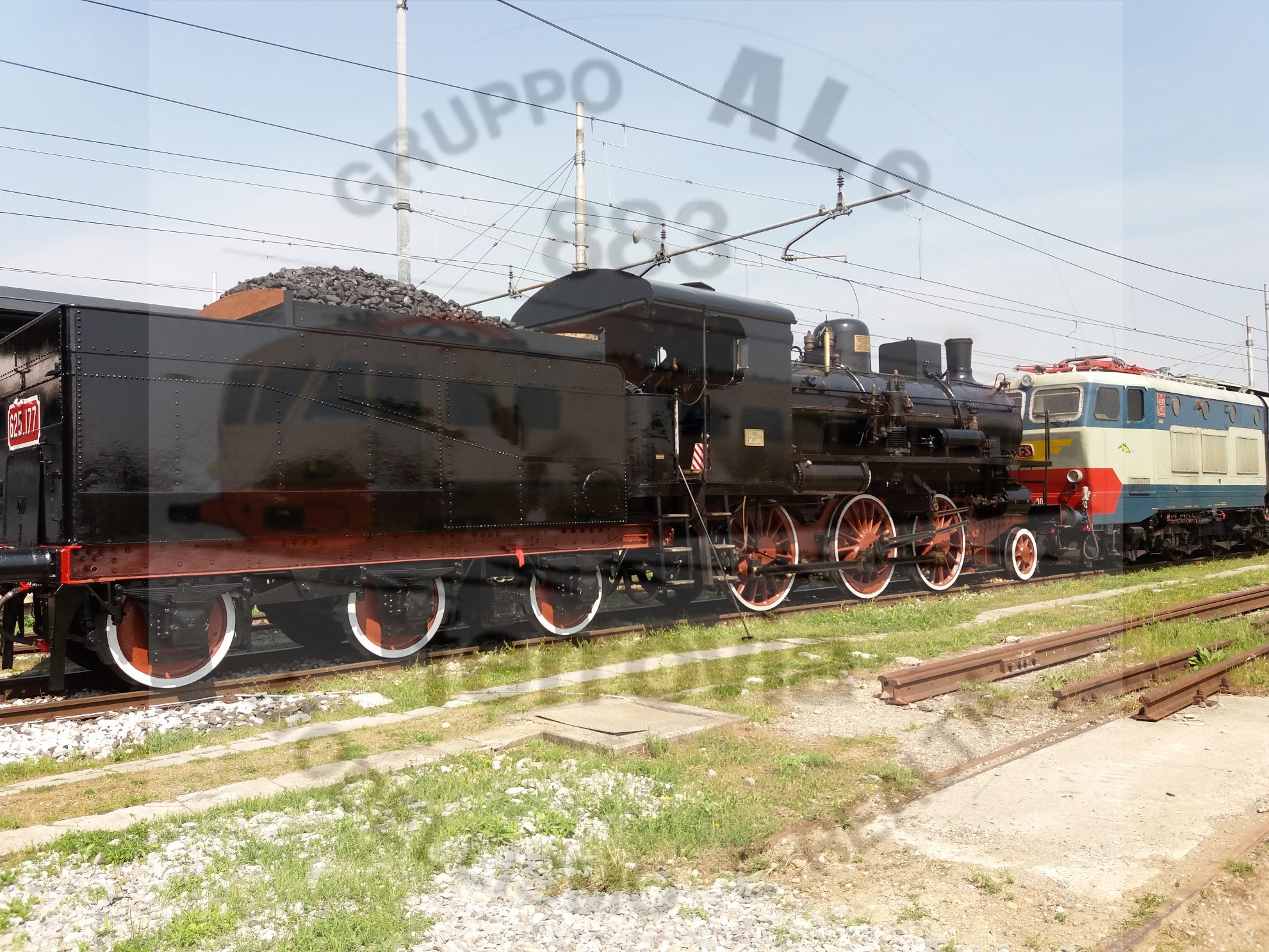 La Gr. 625 177 in sosta nella stazione di Bergamo durante la corsa di prova