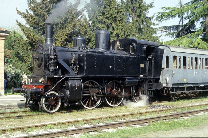 Locomotiva a Vapore Gr 880 Unità 051
