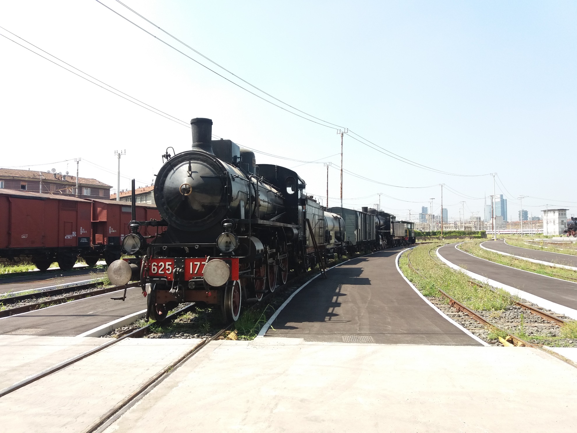 Svuotato il tender della Gr. 625 177